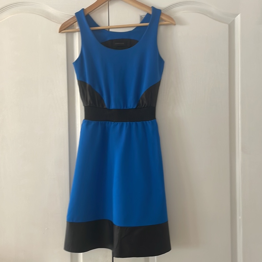 Danier Genuine Leather and stretch fabric dress  in blue and black SIZE M